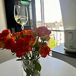 Apartament Modern Elegance In Historical Center Trewir