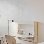 Modern Elegance In Historical Center Apartament