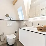 Modern Elegance In Historical Center Appartamento *