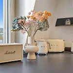 Modern Elegance In Historical Center Trewir
