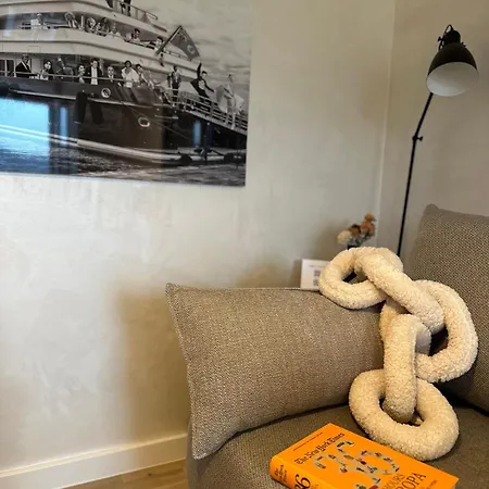 Modern Elegance In Historical Center Trevír