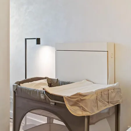 Modern Elegance In Historical Center Apartment Trier