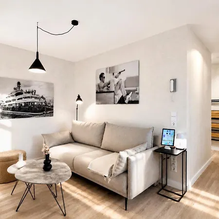 Modern Elegance In Historical Center Trewir