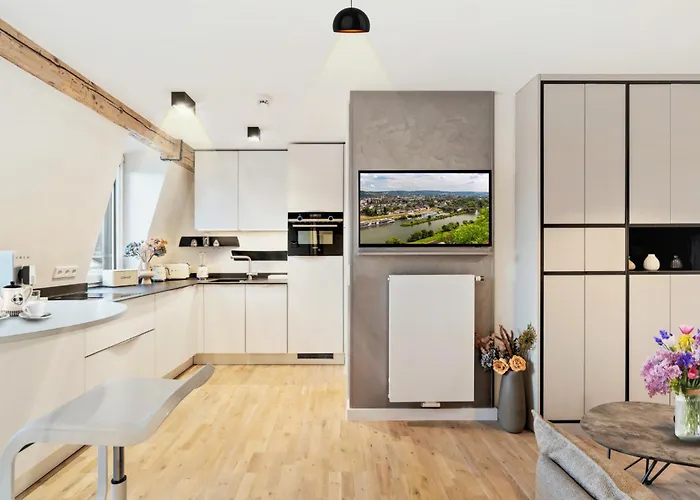 Modern Elegance In Historical Center アパート トリーア